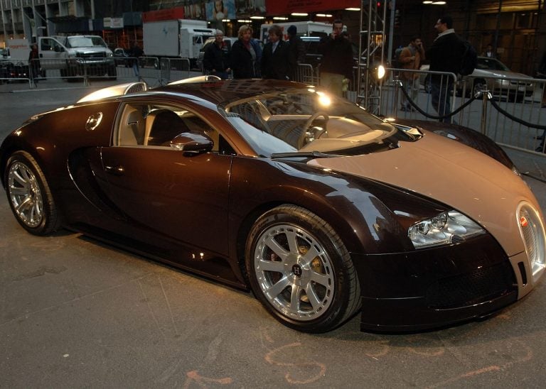 2008 Bugatti Veyron, ultra luxury car insurance