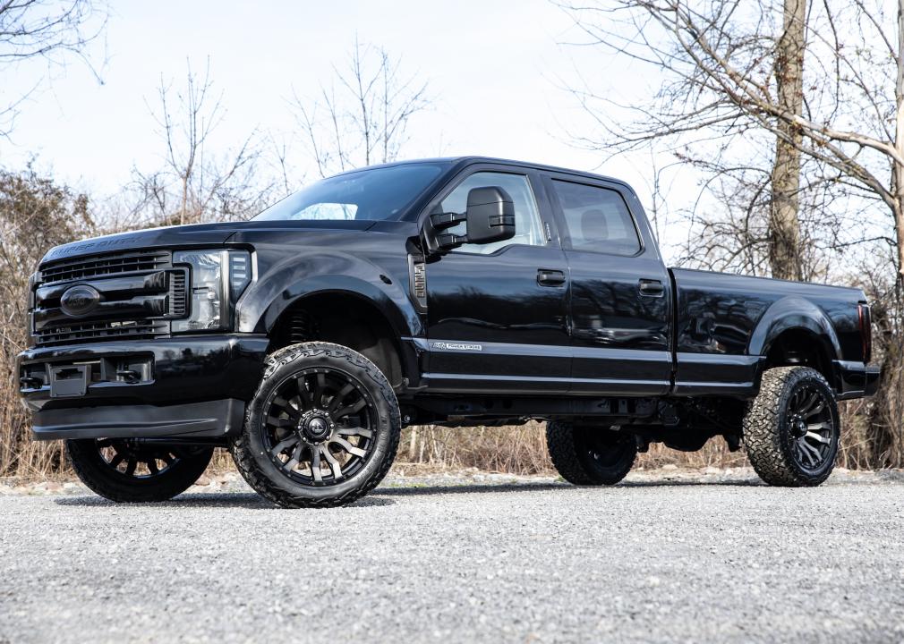 black ford f350 crew cab 4x4