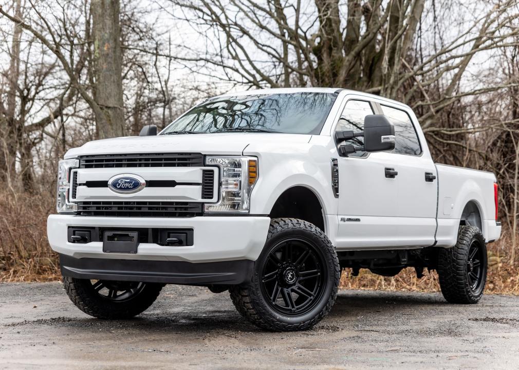 white ford f350 4x4